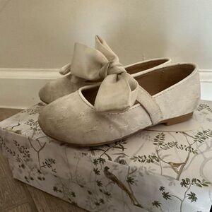 Edgehill collection girls shoes